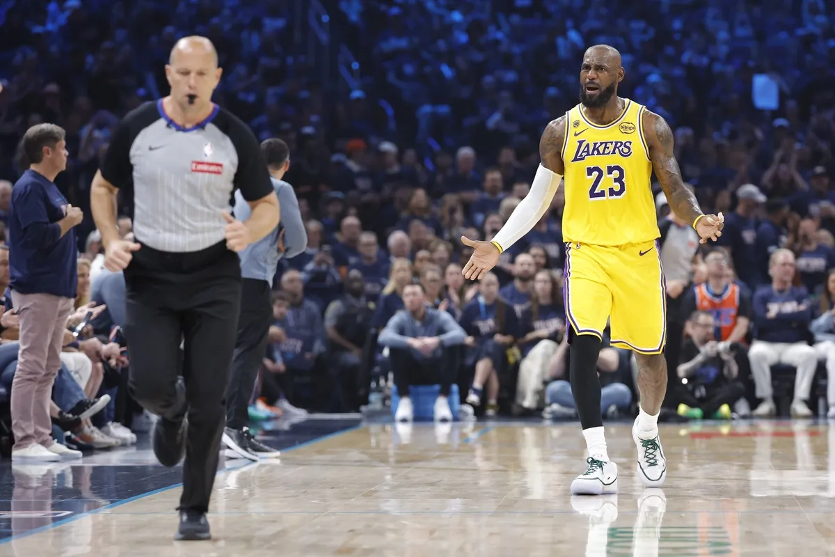 LeBron James et les arbitres