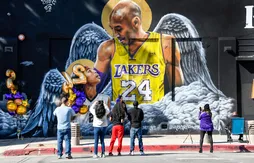 Une statue de Kobe Bryant et sa fille Gianna devant la salle des Lakers ?