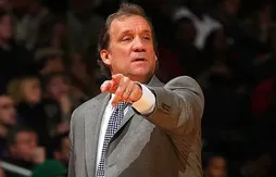 Wolves : Sam Mitchell promu coach en attendant le rétablissement de Flip Saunders