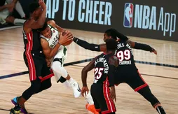 Giannis Antetokounmpo englué dans la défense du Heat