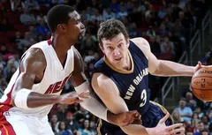 Omer Asik sous pression
