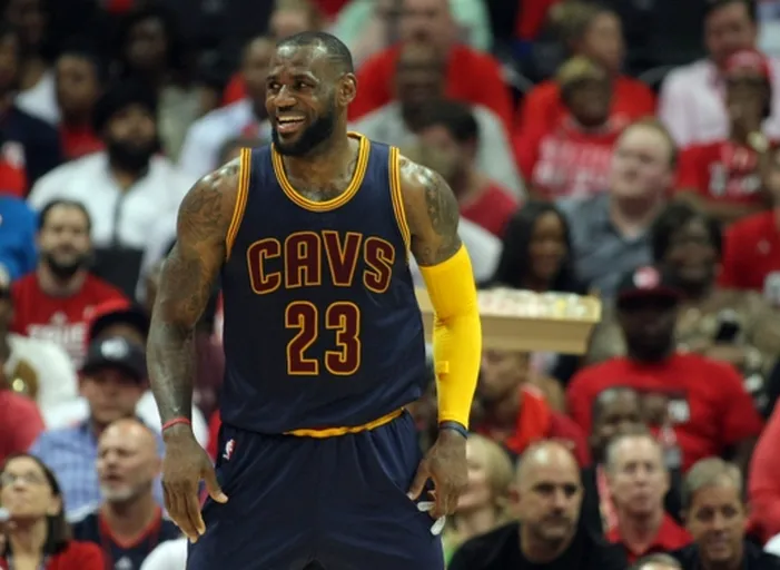 Le MVP de la nuit : LeBron James, trop fort, trop haut, trop grand (30 points, 11 passes, 9 rebonds)