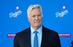 Entre Backstreet Boys et tête-à-tête, la méthode du nouveau propriétaire des Lakers