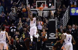 Devin Booker et Marquese Chriss renversent les Hawks en deux minutes !