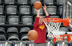Vlatko Cancar attend un signe des Nuggets