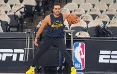 Tyus Jones reste à Denver