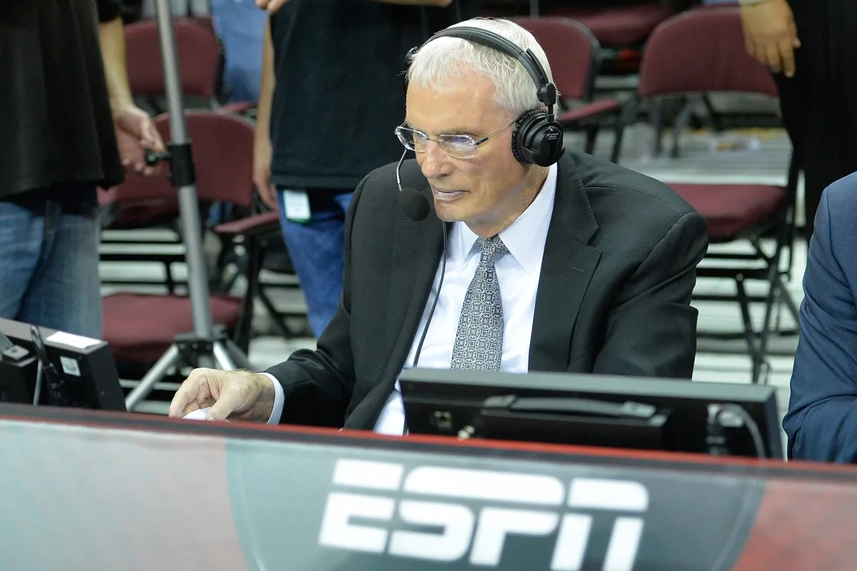 Hubie Brown lors d'un commentaire pour ESPN