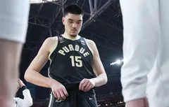 Zach Edey se présente à la Draft 2024