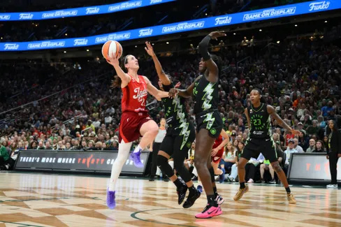 https://www.basketusa.com/thumbor/ZyhmGrq4mlt_II3hwqVKUgc8jyQ=/488x325/smart/filters:format(webp)/https%3A%2F%2Fmedia.basketusa.com%2Fmain%2F2026%2F07%2FUSATSI_29469205_168380191_lowres1.jpg
