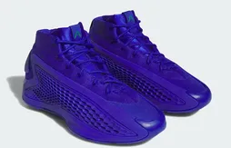 Un clin d’oeil aux Wolves sur la A.E. 1 “Velocity Blue”