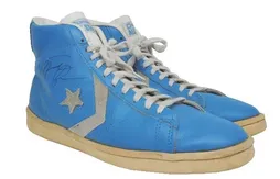 33 000 dollars pour une paire de Converse portée par Michael Jordan