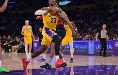 Un triple-double et un record pour LeBron James face aux Wizards
