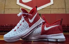 Une Nike KD9 dédiée à l’université d’Oklahoma