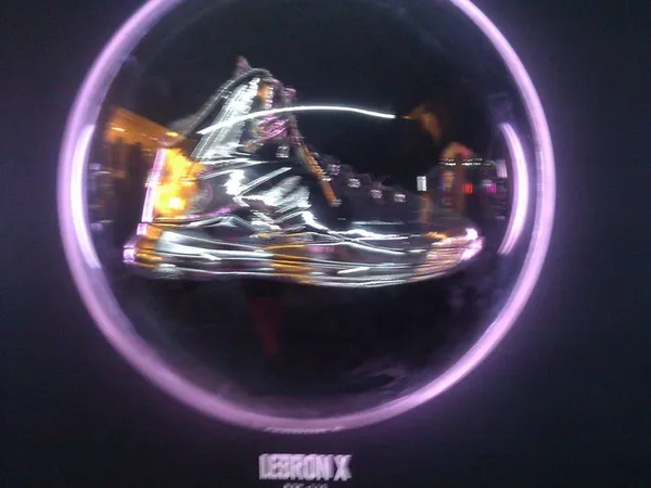 nike-lebron-10-pe-allstar-chrome-1-02