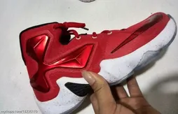Nike : des images volées du coloris rouge de la LeBron 13