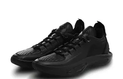 Jimmy Butler présente la JB3 !