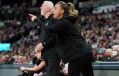 Dans les bons comme dans les mauvais moments, Gregg Popovich est toujours là pour Becky Hammon
