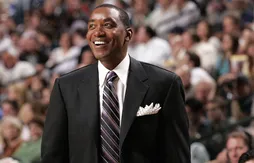 Isiah Thomas fait du pied aux Pistons