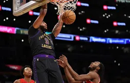 Anthony Davis se surpasse pour repousser les Raptors
