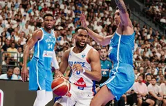 La France étouffe la Grèce de Giannis Antetokounmpo et termine sa préparation invaincue !