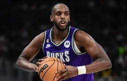 Touché au genou, Khris Middleton espère être prêt pour le début des playoffs