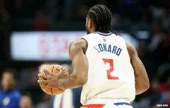 Kawhi Leonard impassible face aux huées des fans de San Antonio