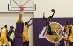 Monstrueux : les plus beaux dunks de l’année en D-League