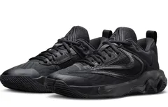La Giannis Immortality 3 passe en “Triple Black”