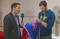 Goran Dragic très ému de recevoir le maillot de Drazen Petrovic