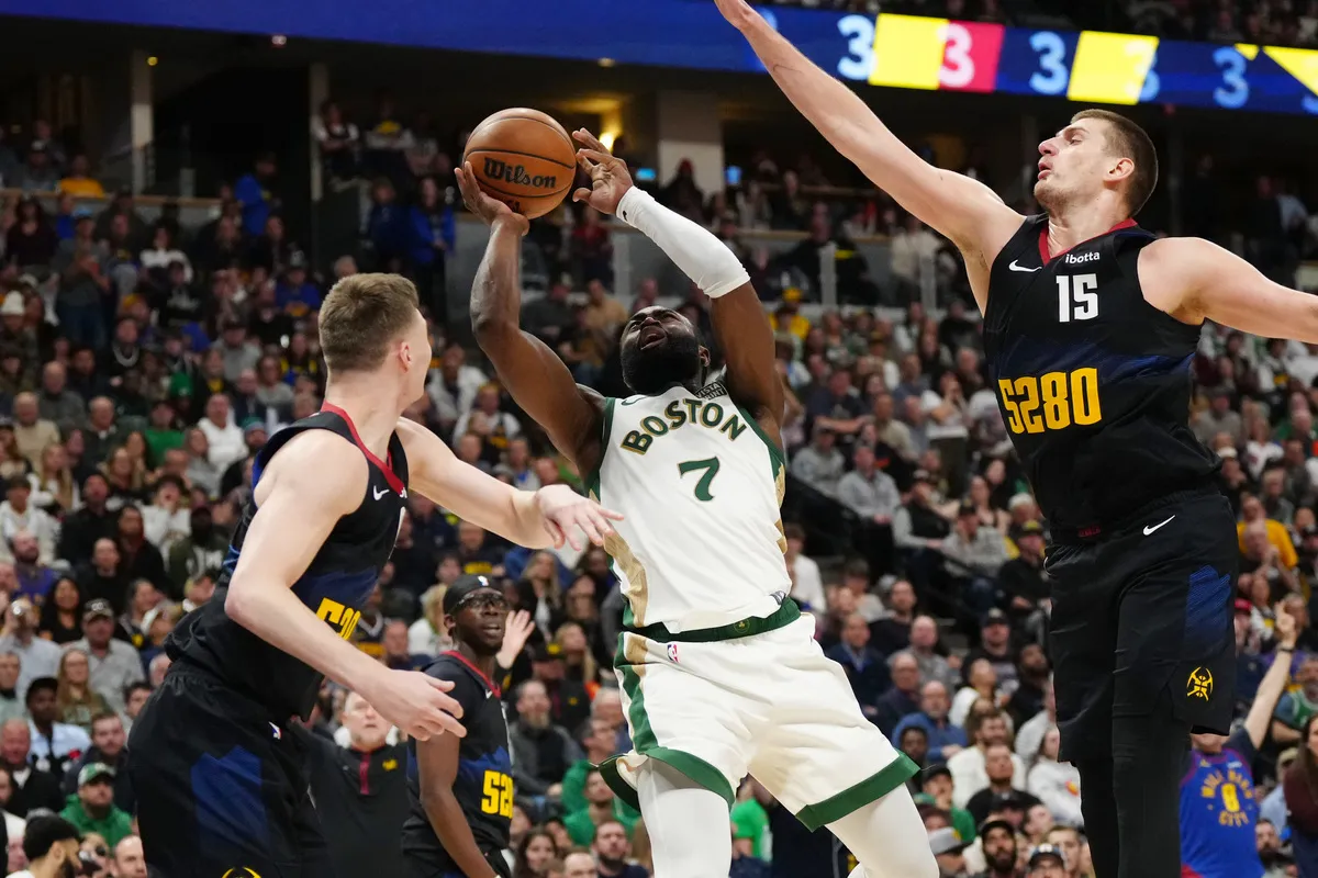 Jaylen Brown et les Celtics face aux Nuggets