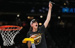 Comparée à Stephen Curry, Caitlin Clark signe un triple-double pour l’histoire !