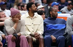 Le genou de Kawhi Leonard fait encore des siennes