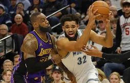 De quelques millimètres, les Wolves s’en sortent face aux Lakers…