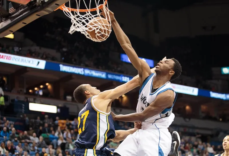 Rétro de la saison : le Top 10 des plus beaux poster dunk
