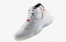 Une légère pointe de rouge sur une Air Jordan 11 sobre