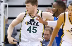Two-way contract : Sacramento signe Jack Cooley