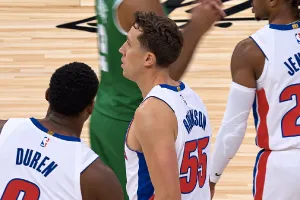 Malgré 38 points de Paul George, les Celtics tombent à Detroit
