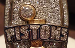 Pour la bonne cause, Darko Milicic vend sa bague de champion