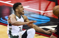 Giannis Antetokounmpo sort sur blessure