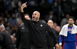 JB Bickerstaff accuse un arbitre de partialité