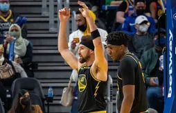 Klay Thompson chauffe et les Warriors enchaînent une 8e victoire face aux Kings