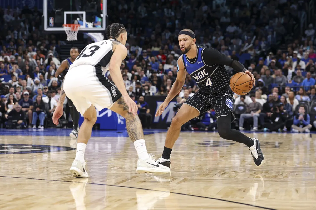 Jalen Suggs (Magic) contre les Spurs