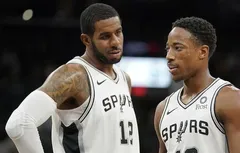 DeMar DeRozan et Dwane Casey restent unis loin de Toronto
