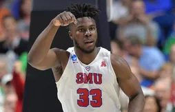 Larry Brown défend le parcours de Semi Ojeleye