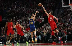 À Portland, Stephen Curry plante 48 points pour rien…