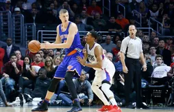 Kristaps Porzingis bosse son jeu dos au panier