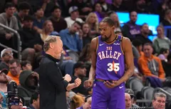 Kevin Durant minimise son geste d’humeur face à Mike Budenholzer