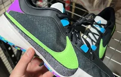 De nouvelles images de la Zoom Freak 5