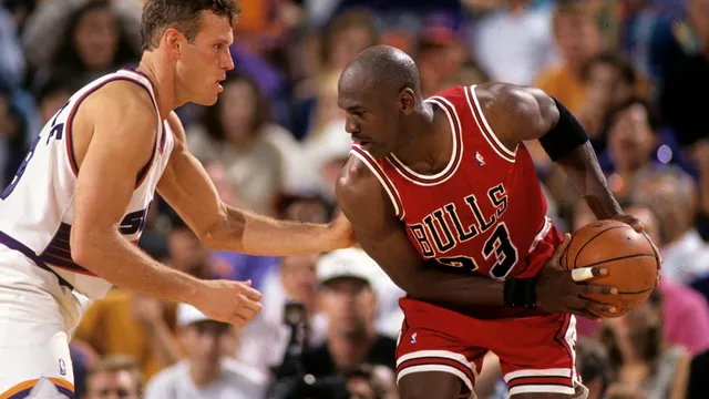 Un maillot de Michael Jordan vendu 2.6 millions de dollars