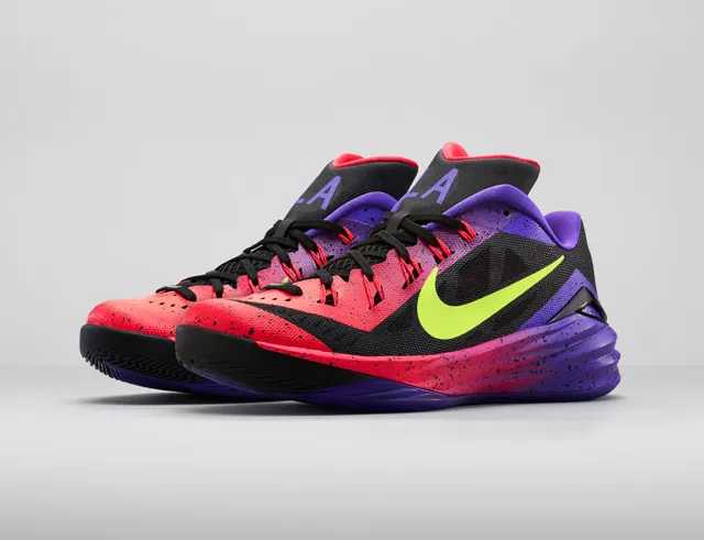 2014_Hyperdunk_Low_LA_3qtrPair_30070_FB_32341